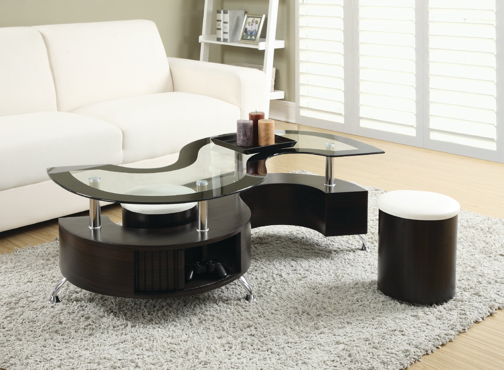 TS7902 - Coffee Table with Stools